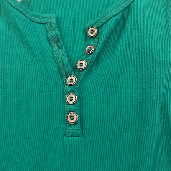 Green Stretchy Razorback - Picture 3 of 3